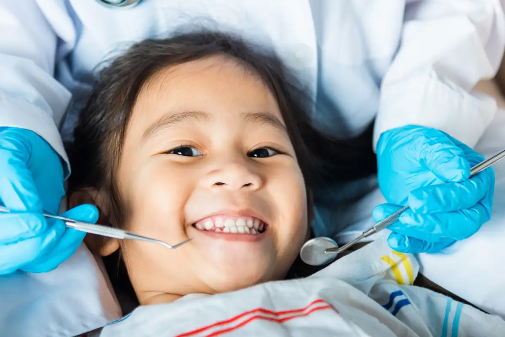 Dentist in Midtown Toronto providing emergency pediatric care at Tooth Fairy Dental on Eglinton